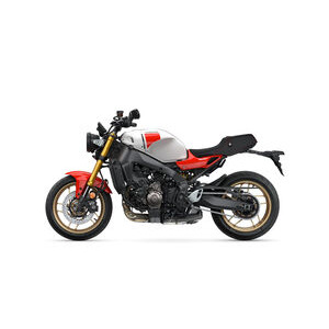 YAMAHA XSR 900 click to zoom image