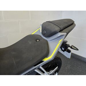 YAMAHA MT 125 ABS click to zoom image