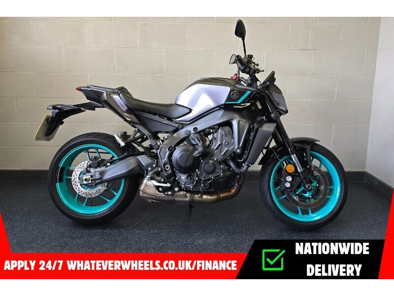 YAMAHA MT 09 Y-AMT - EX DEMO click to zoom image