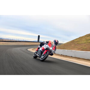 YAMAHA YZF R9 70th Anniversary click to zoom image