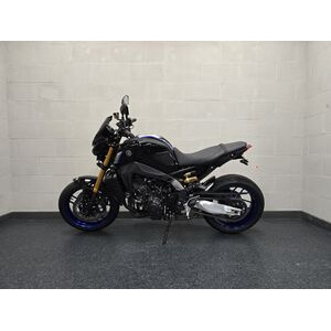 YAMAHA MT-09 SP click to zoom image