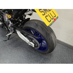 YAMAHA MT-09 SP click to zoom image