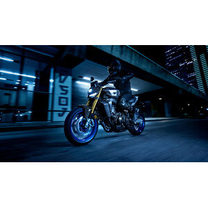 YAMAHA MT-09 SP click to zoom image