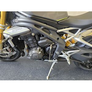 TRIUMPH Speed Triple RS 1200 click to zoom image