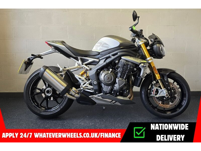 TRIUMPH Speed Triple RS 1200 click to zoom image