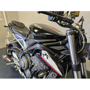 TRIUMPH Street Triple 765 click to zoom image