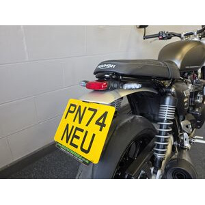 TRIUMPH Speed Twin 1200 click to zoom image