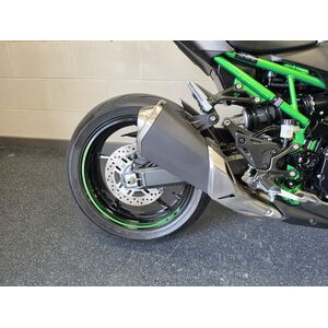 KAWASAKI Z900 ZR click to zoom image