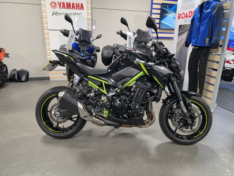 KAWASAKI Z900 ZR click to zoom image