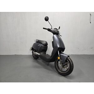 VMOTO CUx Electric Moped click to zoom image