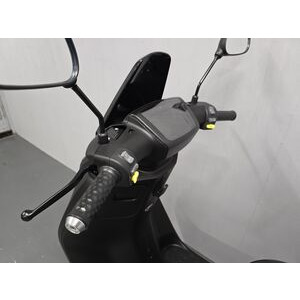 LEXMOTO Yadea C1S Electric Moped click to zoom image