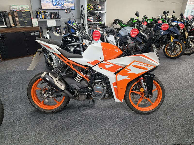 KTM RC 125 click to zoom image