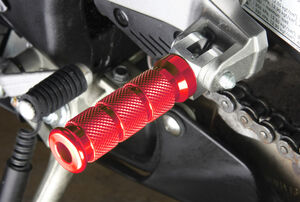 BIKETEK Alloy Round Sports Footpegs Suzuki Rider/Pillion Red Type 1 