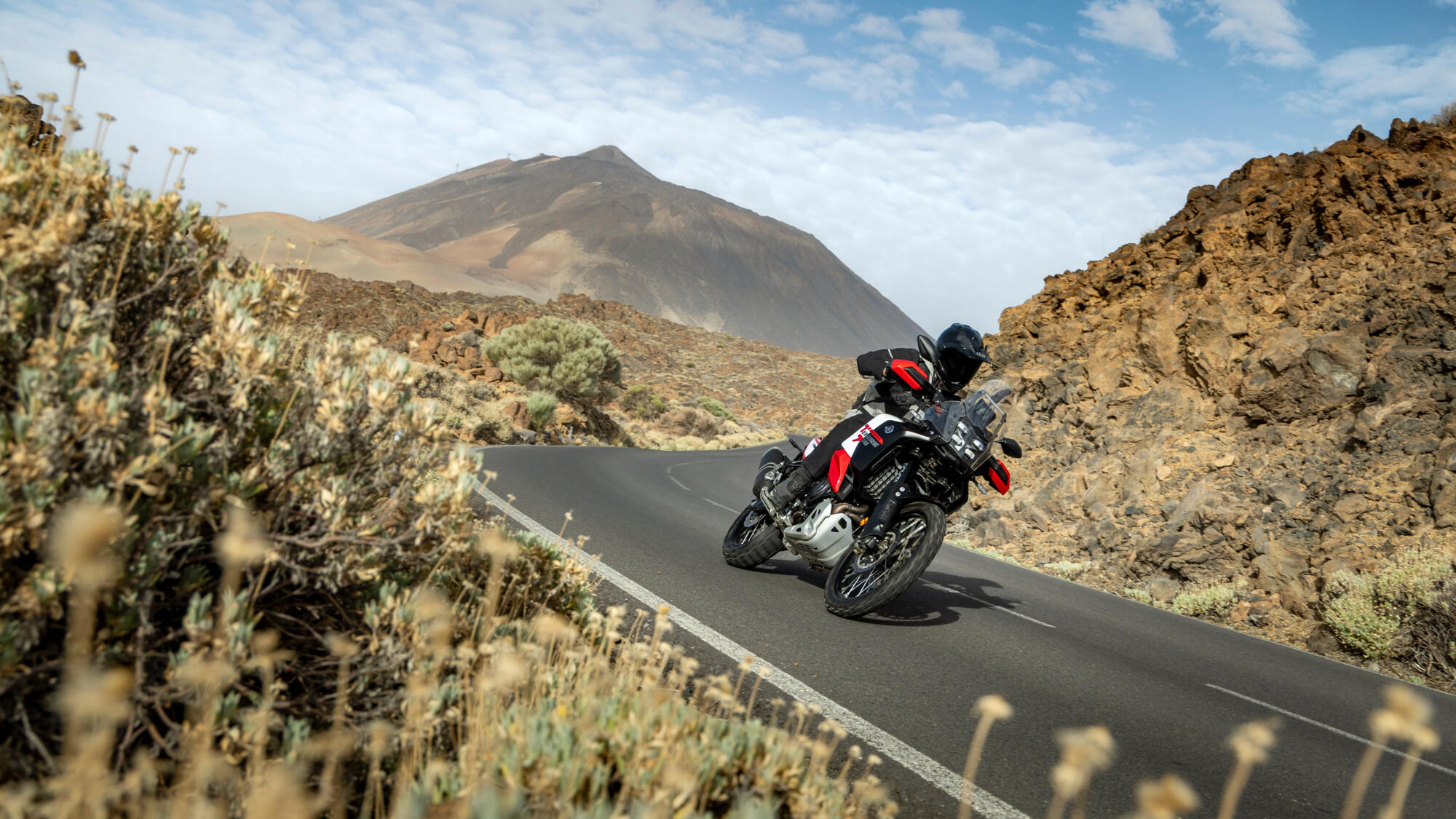 2026 Yamaha Ténéré 700 World Raid in desert environment